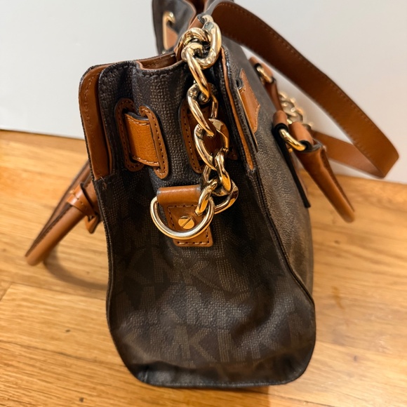 Michael Kors Hamilton Tote - Picture 6 of 7